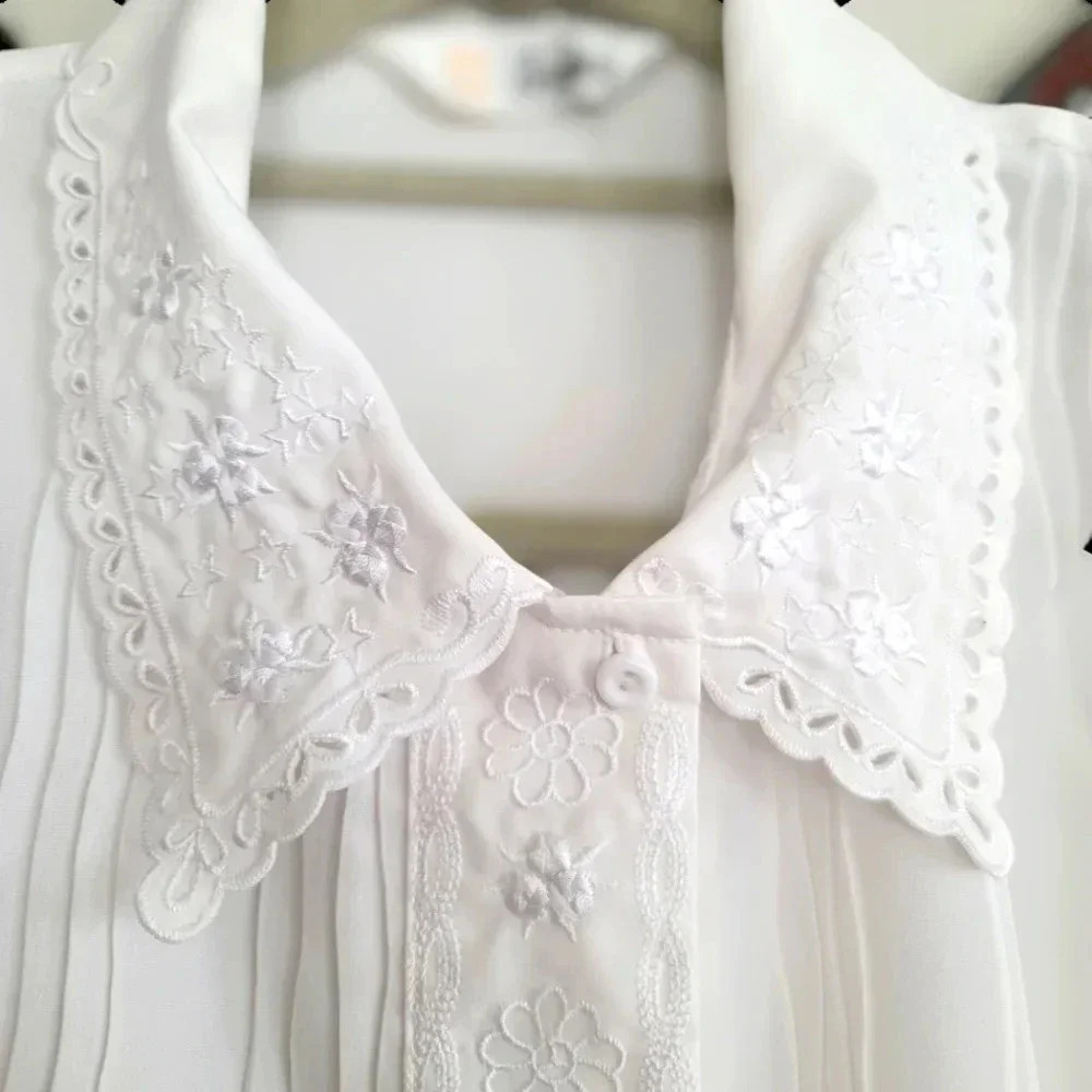 Vintage 70s Elegancia Embroidered Ivory Button Up Crinkle Blouse Size MP